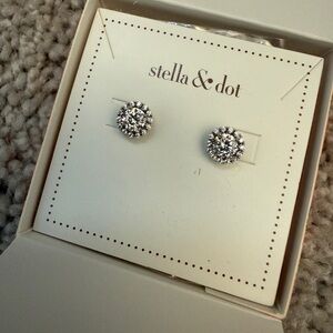 Stella & Dot Dutchess Sparkling Silver Earrings